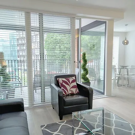 Roomspace Serviced Apartments -La Roka